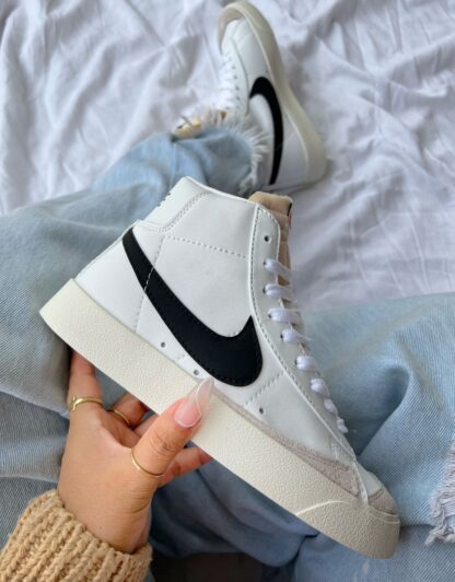NIKE BLAZZER