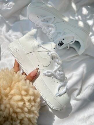 NIKE DAMA