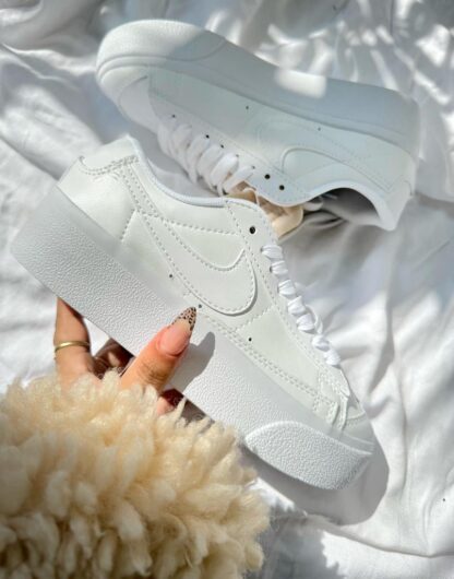 NIKE DAMA