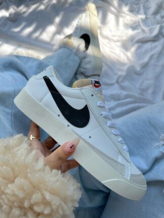 NIKE BLAZER DAMA