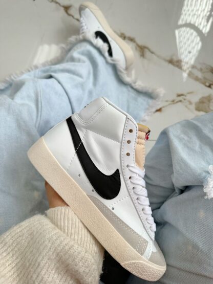 NIKE BLAZER DAMA