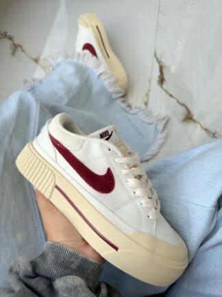 NIKE DAMA