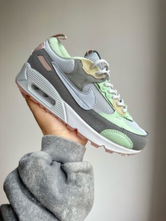 NIKE DAMA