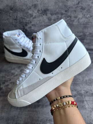 NIKE BLAZER