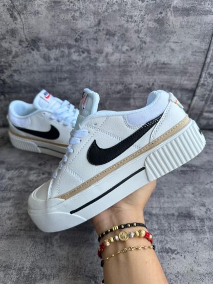 NIKE BLAZER DAMA