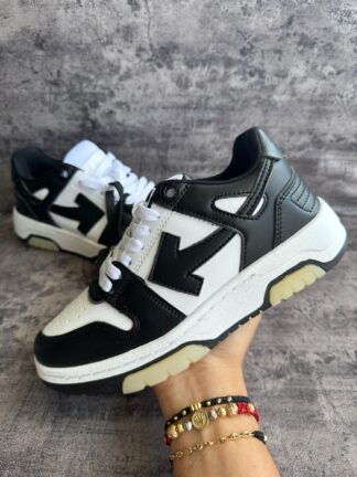 OFF–WHITE DAMA