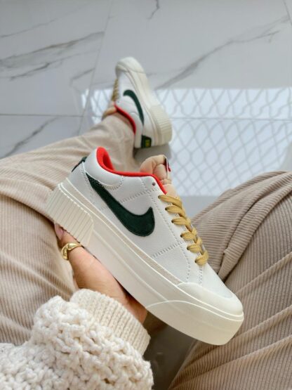 NIKE DAMA