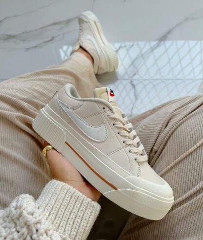 NIKE DAMA