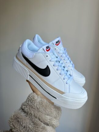 NIKE DAMA