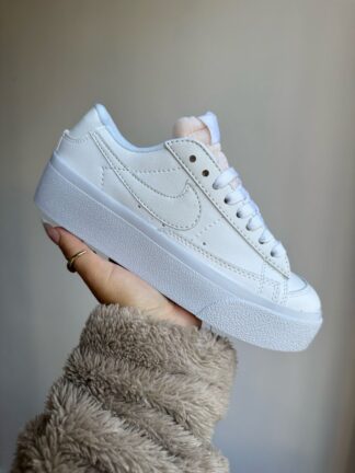 NIKE DAMA