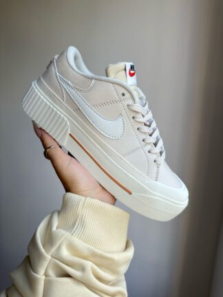 NIKE DAMA