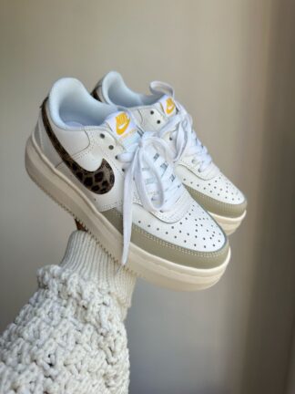 NIKE DAMA