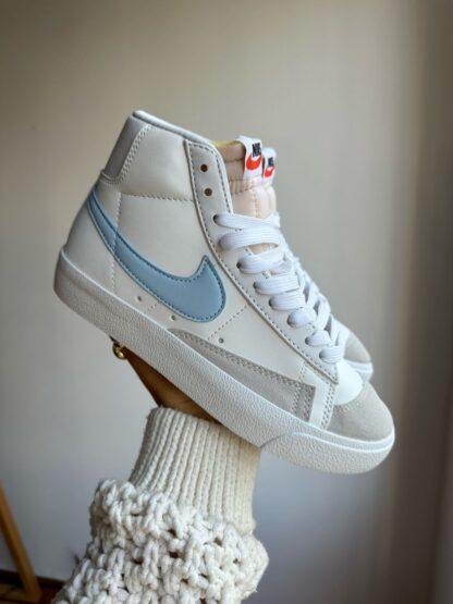 NIKE DAMA