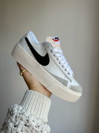 NIKE DAMA