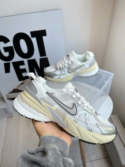NIKE DAMA