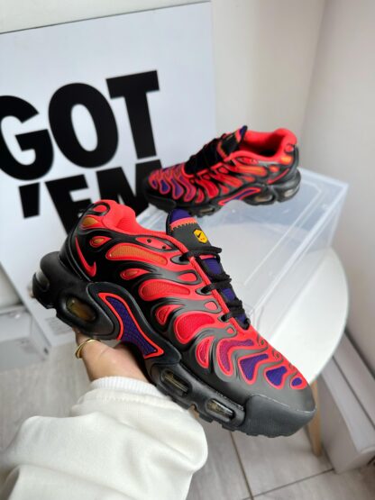 NIKE TN ROJAS CON NEGRO CABALLERO