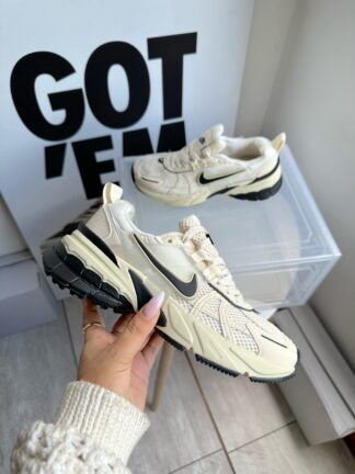NIKE DAMA