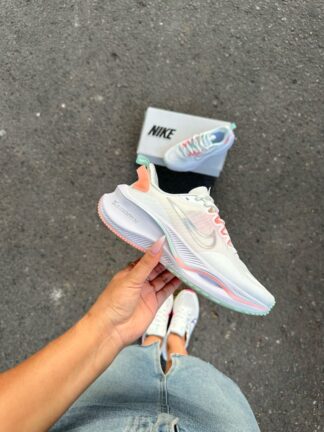 NIKE ZOOM DAMA