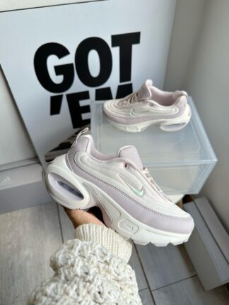 NIKE DAMA