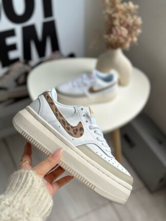NIKE DAMA