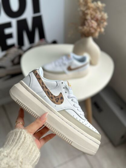 NIKE DAMA