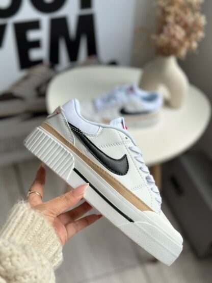 NIKE DAMA