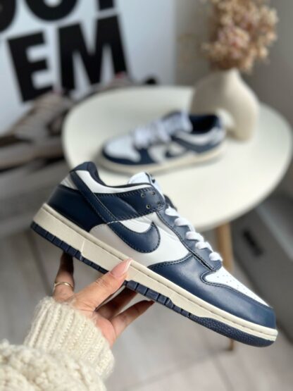 NIKE DAMA