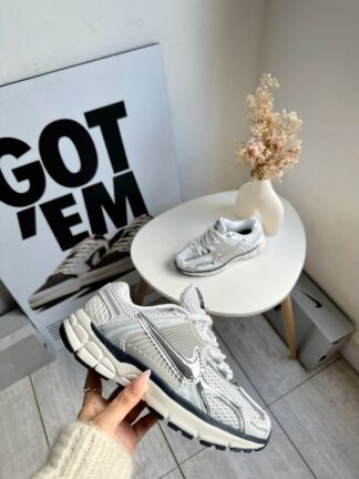 NIKE DAMA