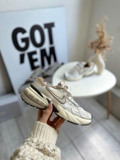 NIKE DAMA