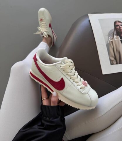 NIKE DAMA