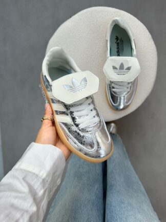 ADIDAS HANDBALL DAMA PLATEADA