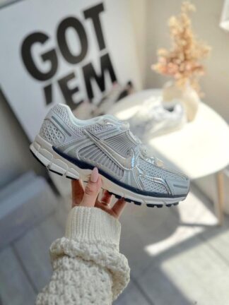 NIKE ZOOM VOMERO DAMA