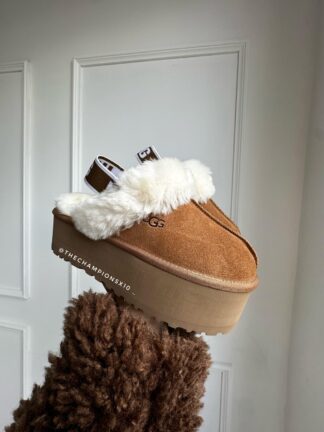UGG PELUCHE