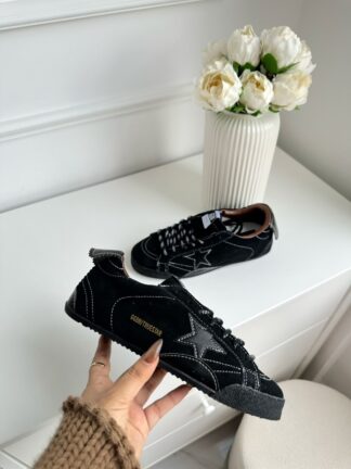 GOLDEN GOOSE