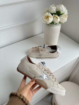 GOLDEN GOOSE